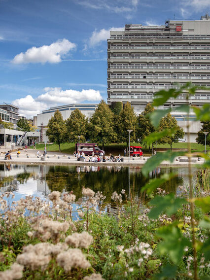 Ein Bild des Campus der Universität Stuttgart in Vaihingen.